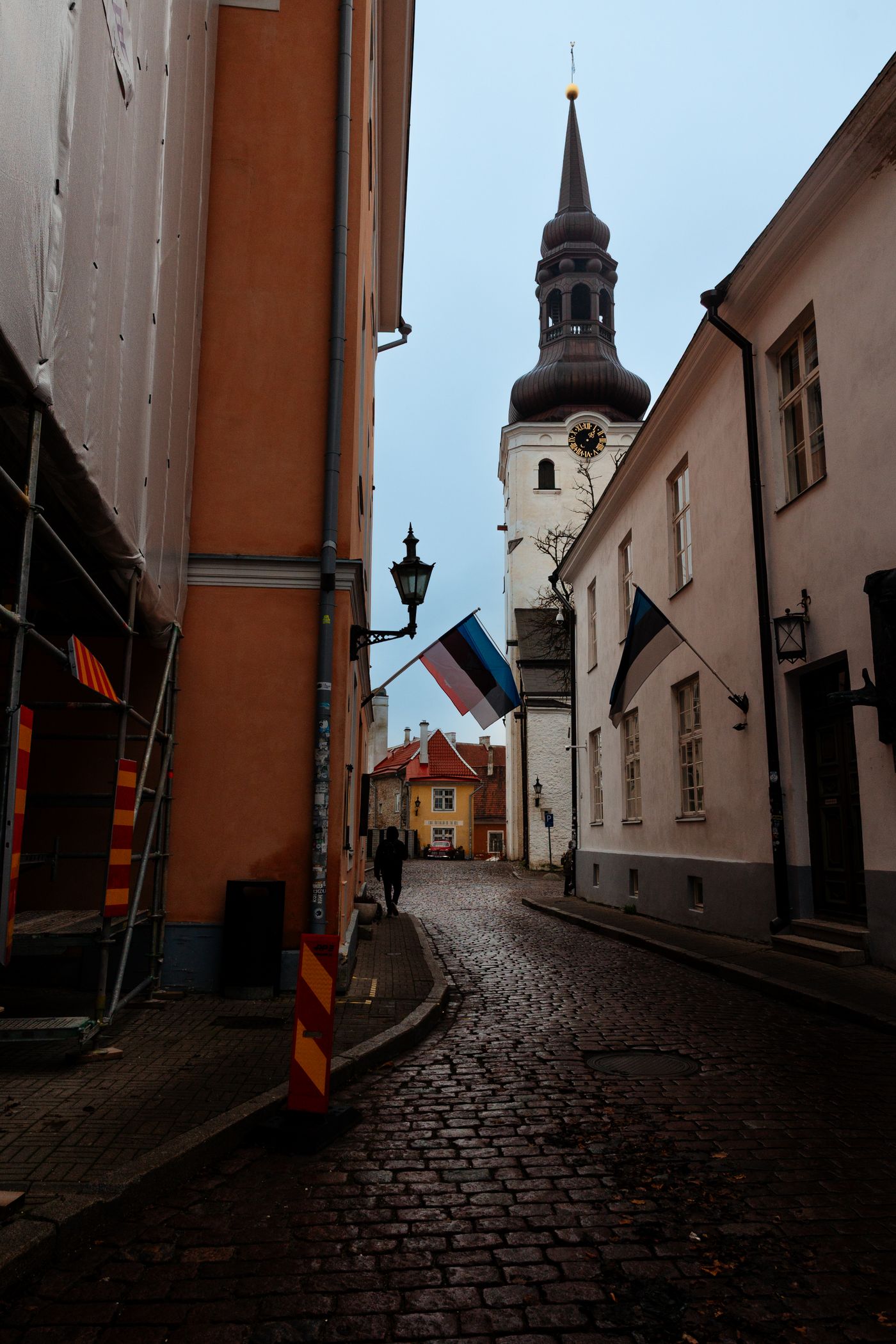 Eesti lipud Tallinna vanalinna tänaval